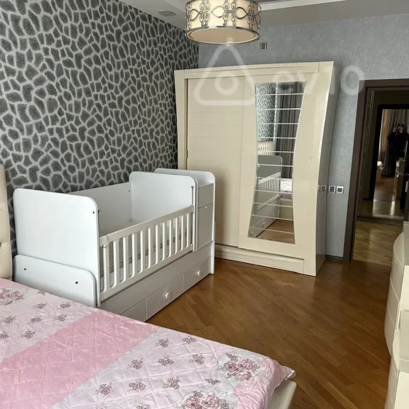 Kirayə verilir 3 otaqlı yeni tikili 100 m²