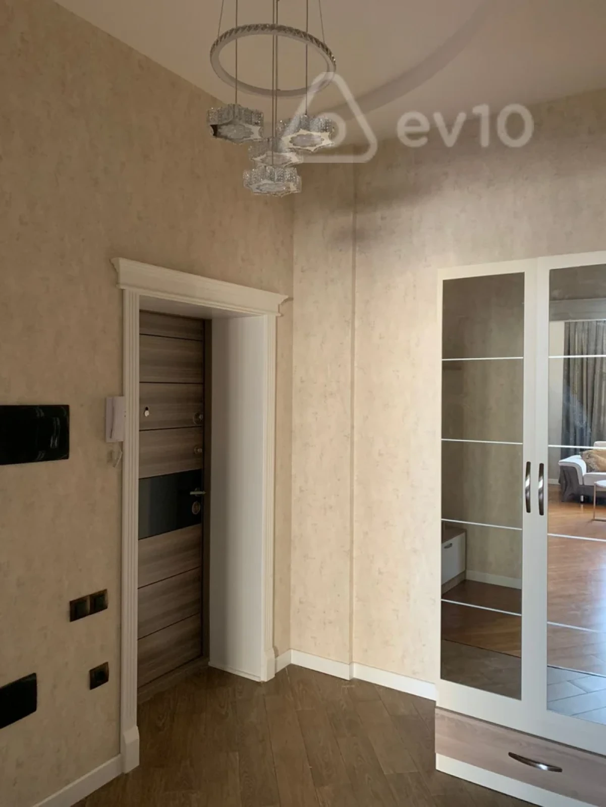 Kirayə verilir 3 otaqlı yeni tikili 86 m²
