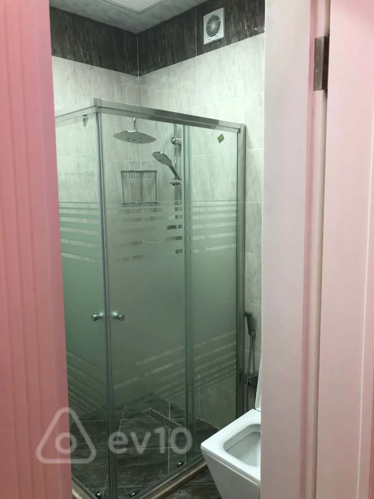 Kirayə verilir 3 otaqlı yeni tikili 86 m²