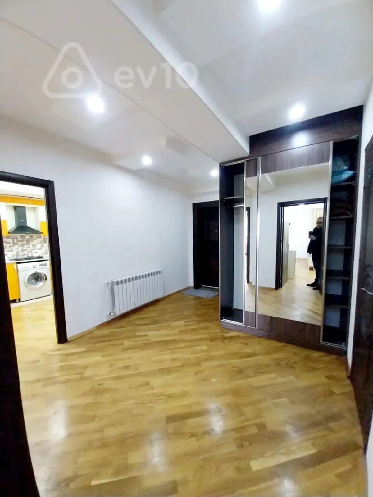 Kirayə verilir 2 otaqlı yeni tikili 90 m²