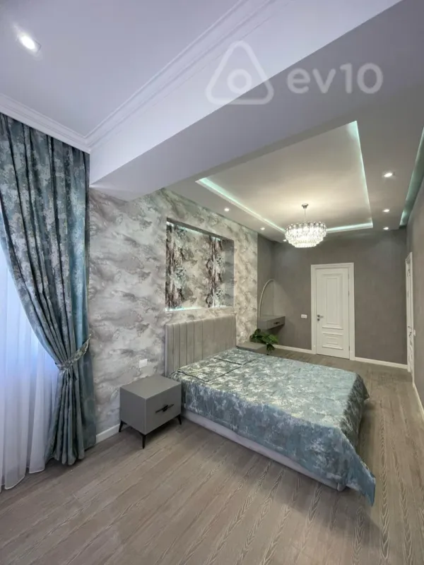 Satılır 3 otaqlı yeni tikili 137 m²