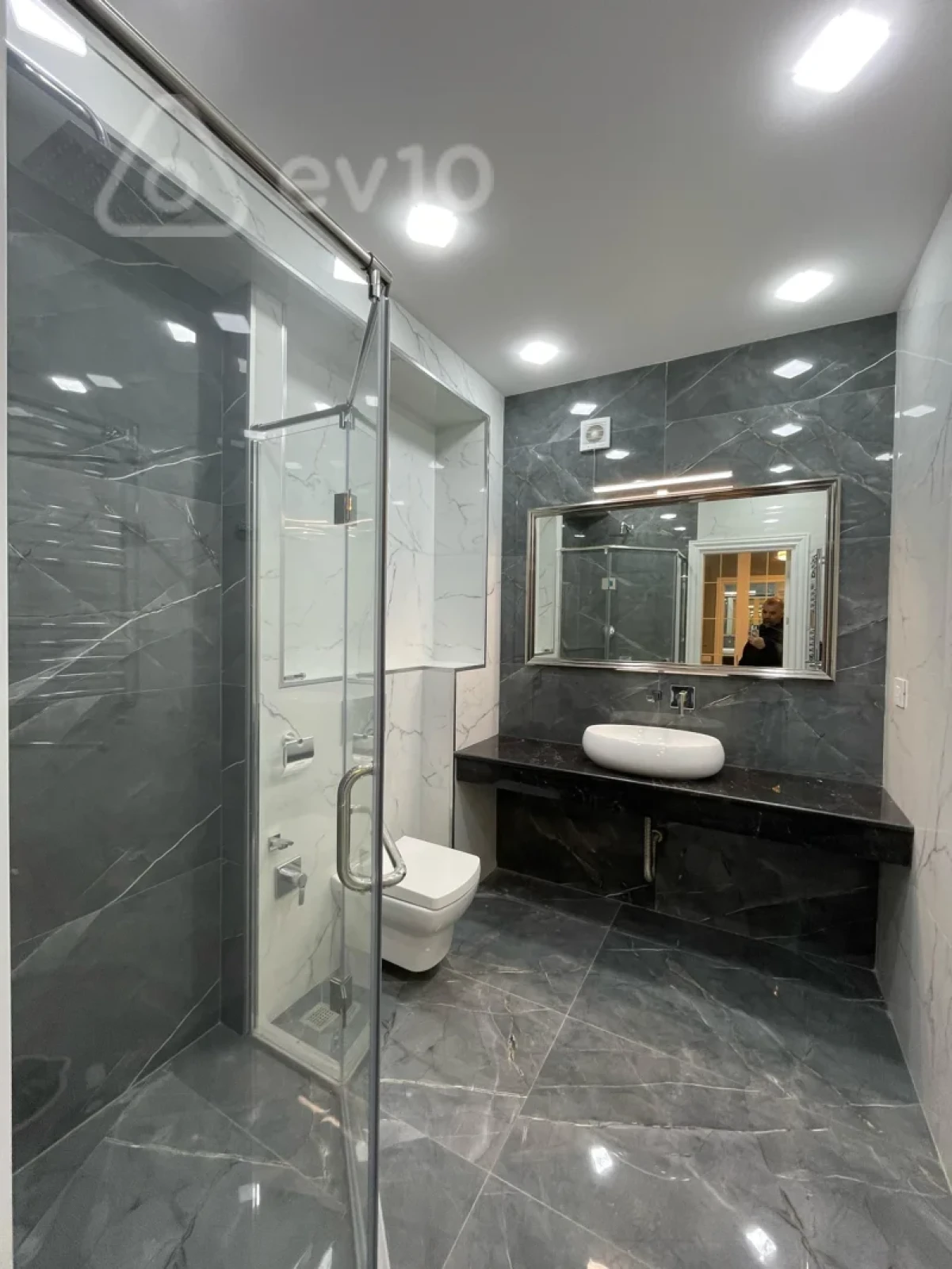 Satılır 3 otaqlı yeni tikili 137 m²