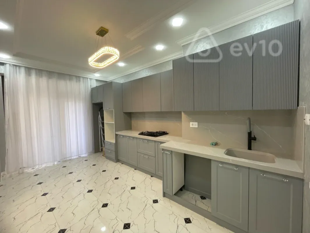 Satılır 3 otaqlı yeni tikili 137 m²