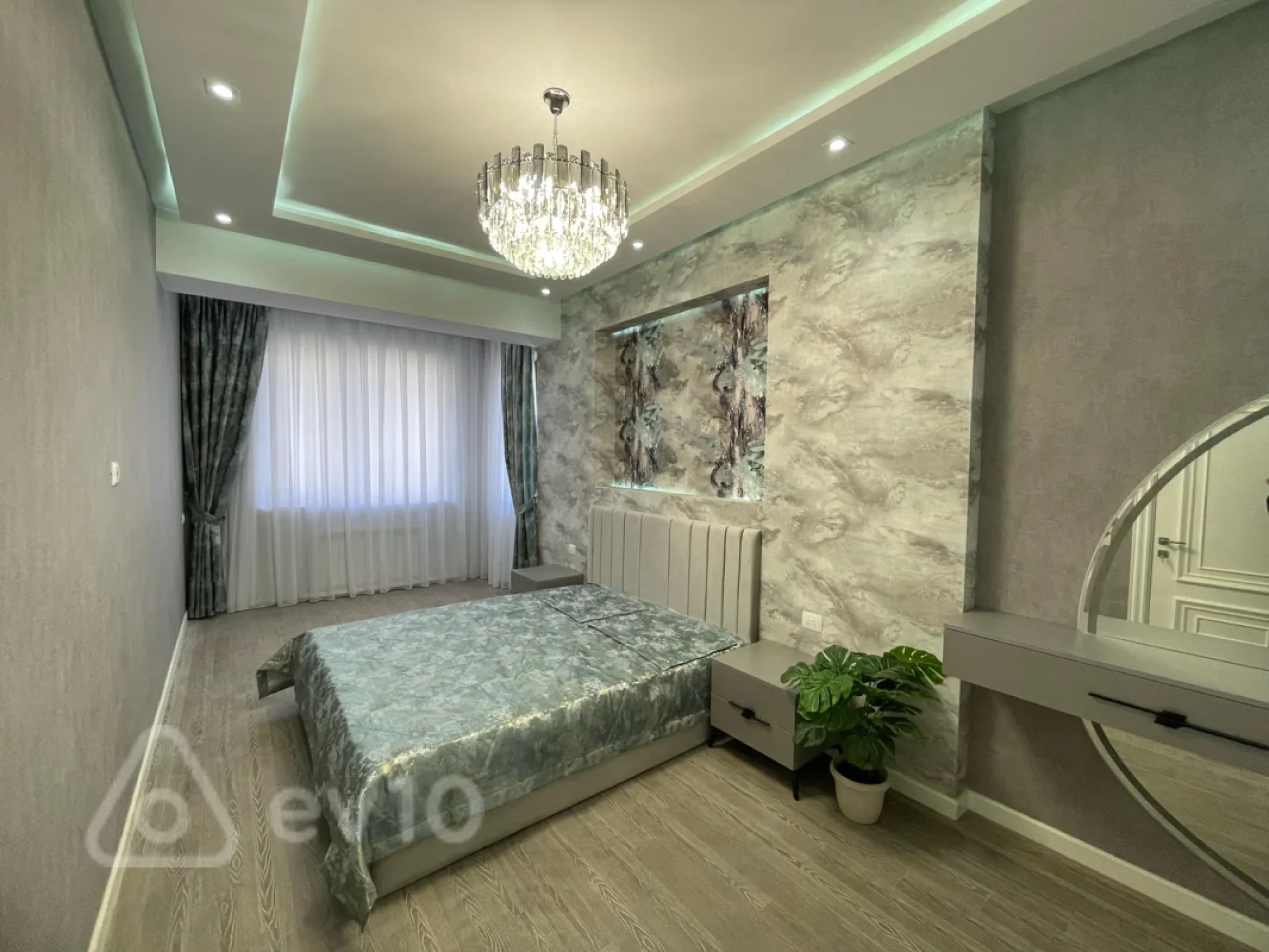 Satılır 3 otaqlı yeni tikili 137 m²
