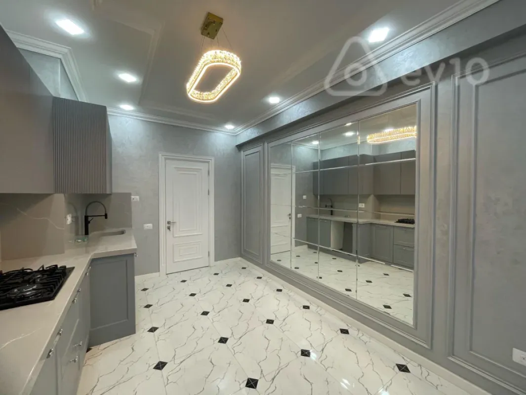 Satılır 3 otaqlı yeni tikili 137 m²