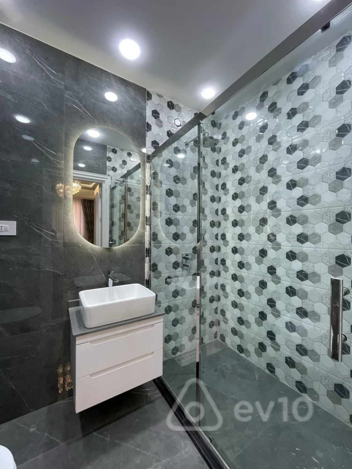 Satılır 3 otaqlı yeni tikili 137 m²