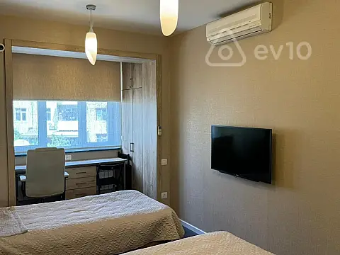 Satılır 3 otaqlı köhnə tikili 75 m²