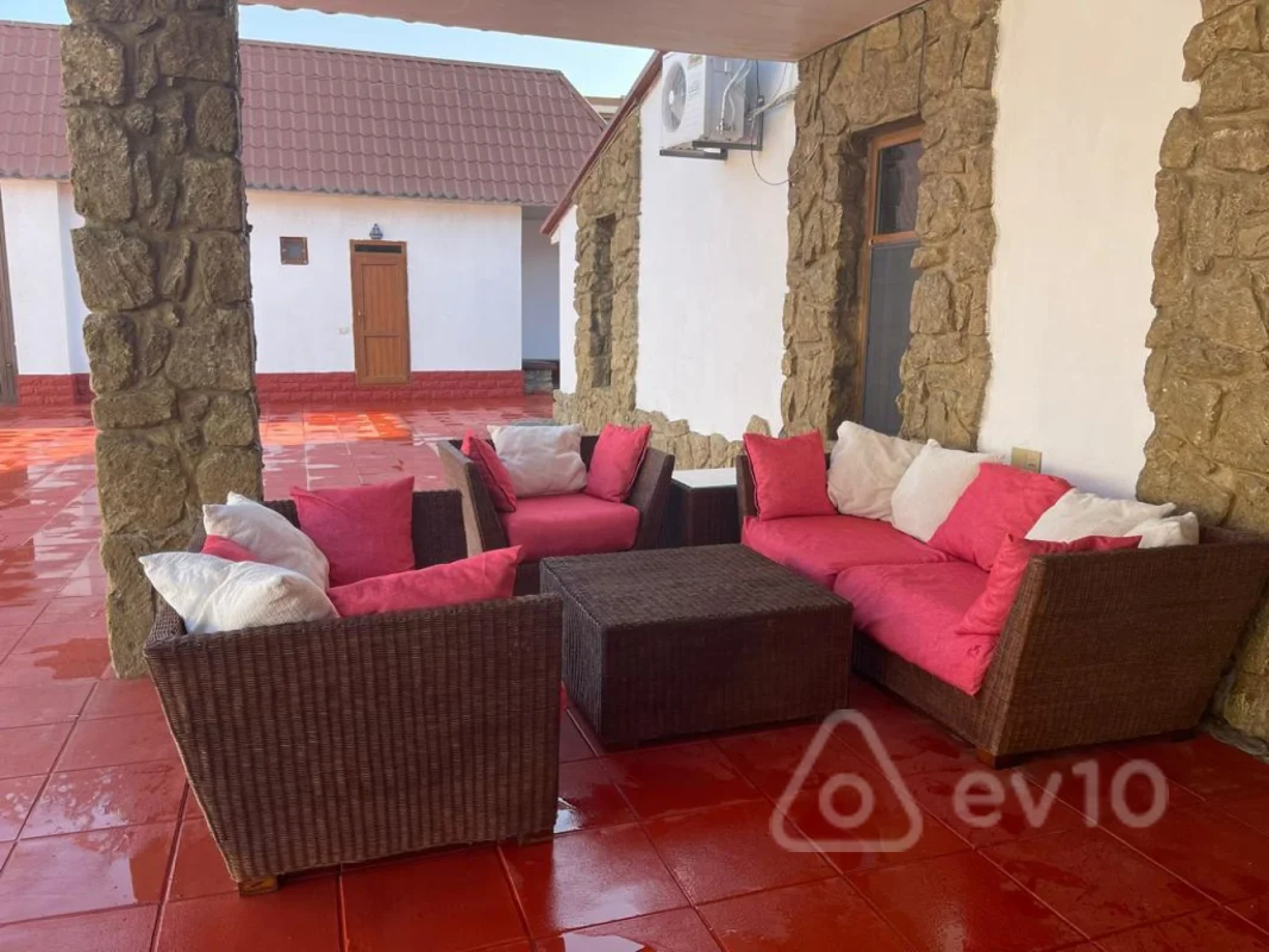 Kirayə verilir 4 otaqlı həyət evi 155 m²