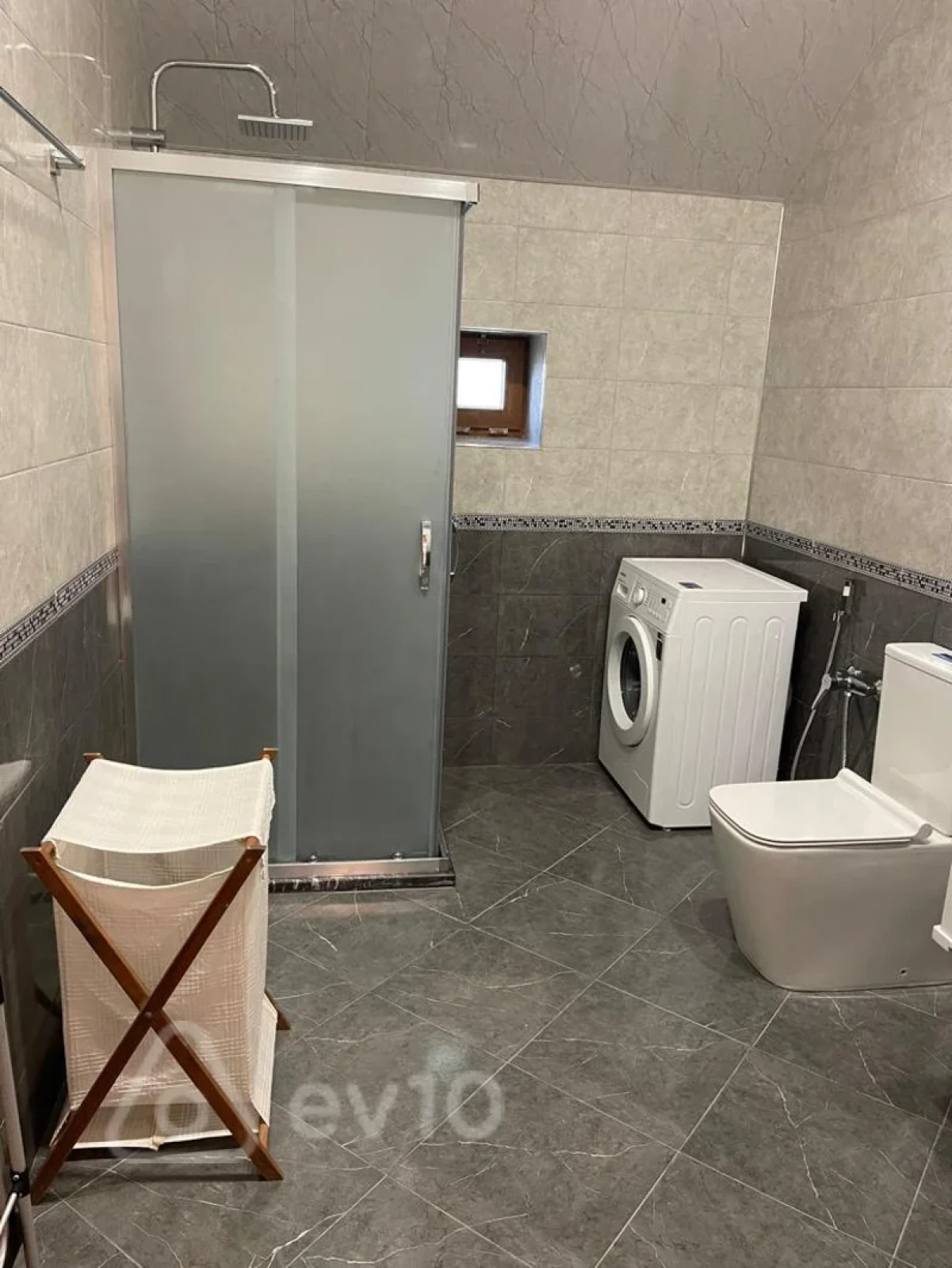 Kirayə verilir 4 otaqlı həyət evi 155 m²