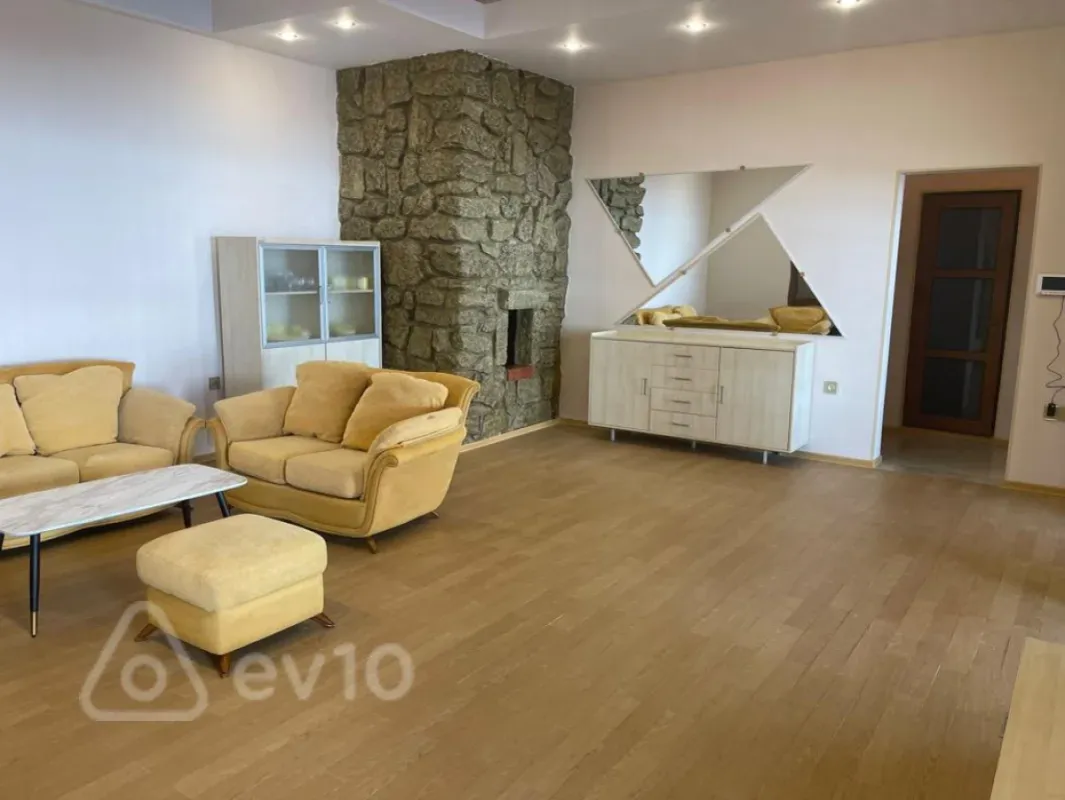 Kirayə verilir 4 otaqlı həyət evi 155 m²