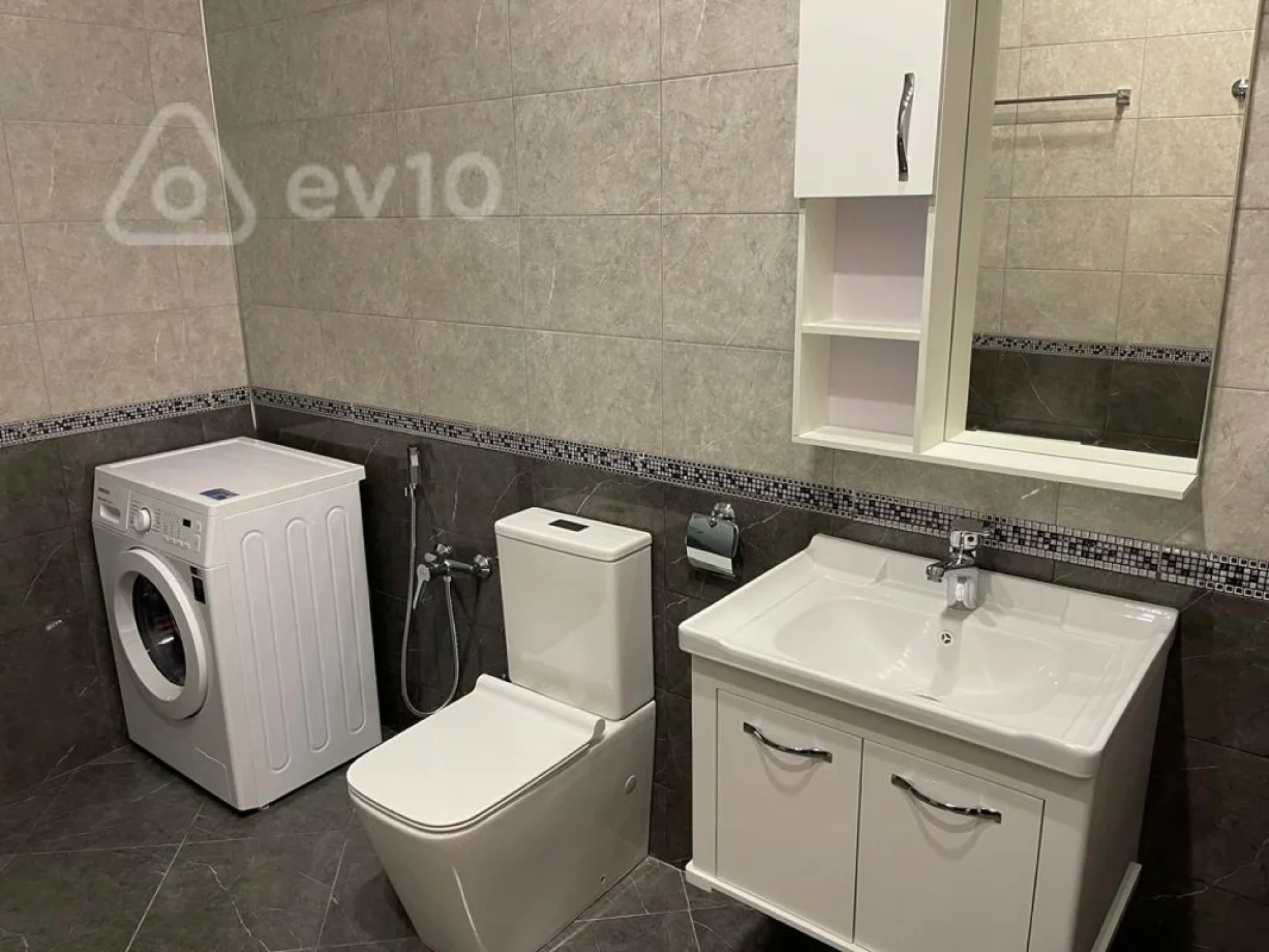 Kirayə verilir 4 otaqlı həyət evi 155 m²