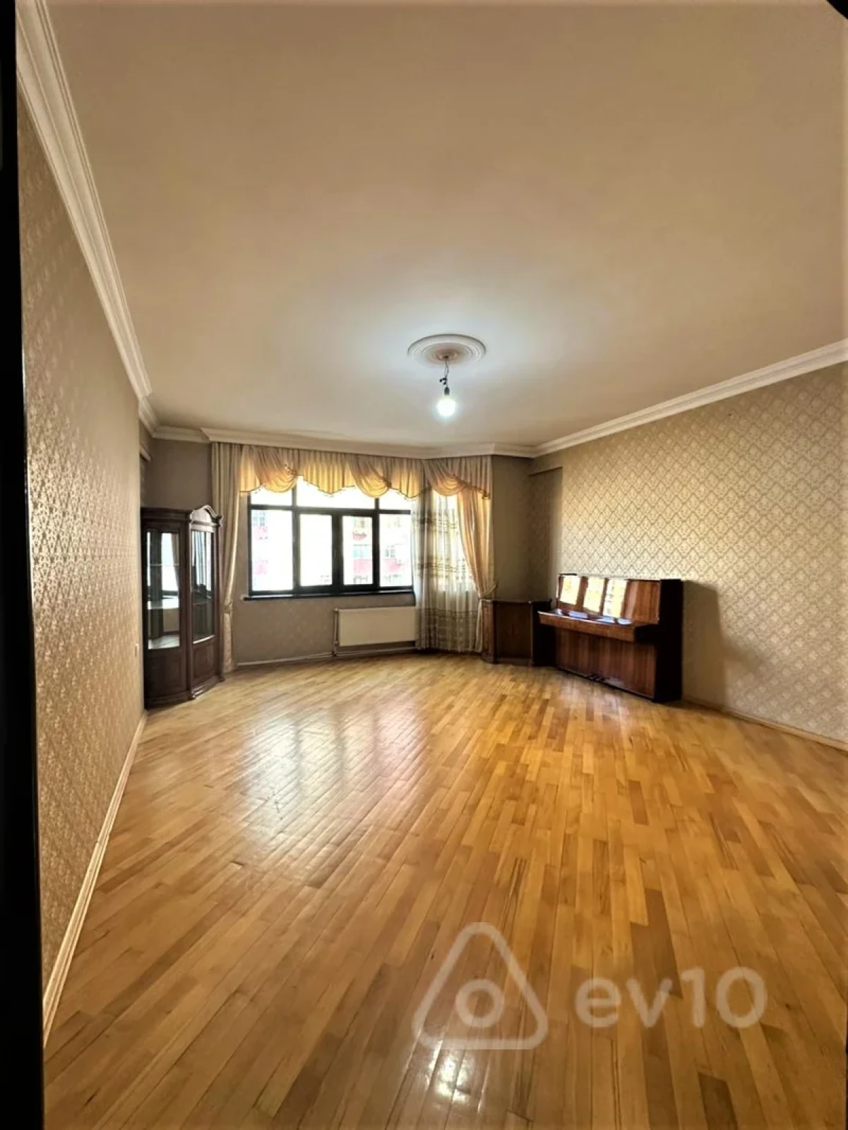 Satılır 3 otaqlı yeni tikili 121 m²