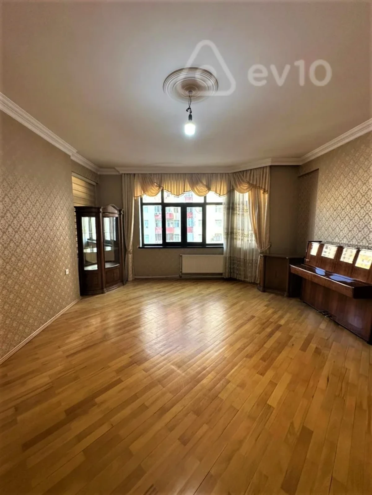 Satılır 3 otaqlı yeni tikili 121 m²