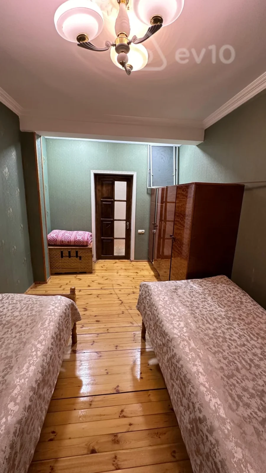 Kirayə verilir 2 otaqlı köhnə tikili 82 m²
