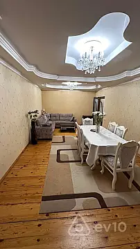 Kirayə verilir 2 otaqlı köhnə tikili 82 m²