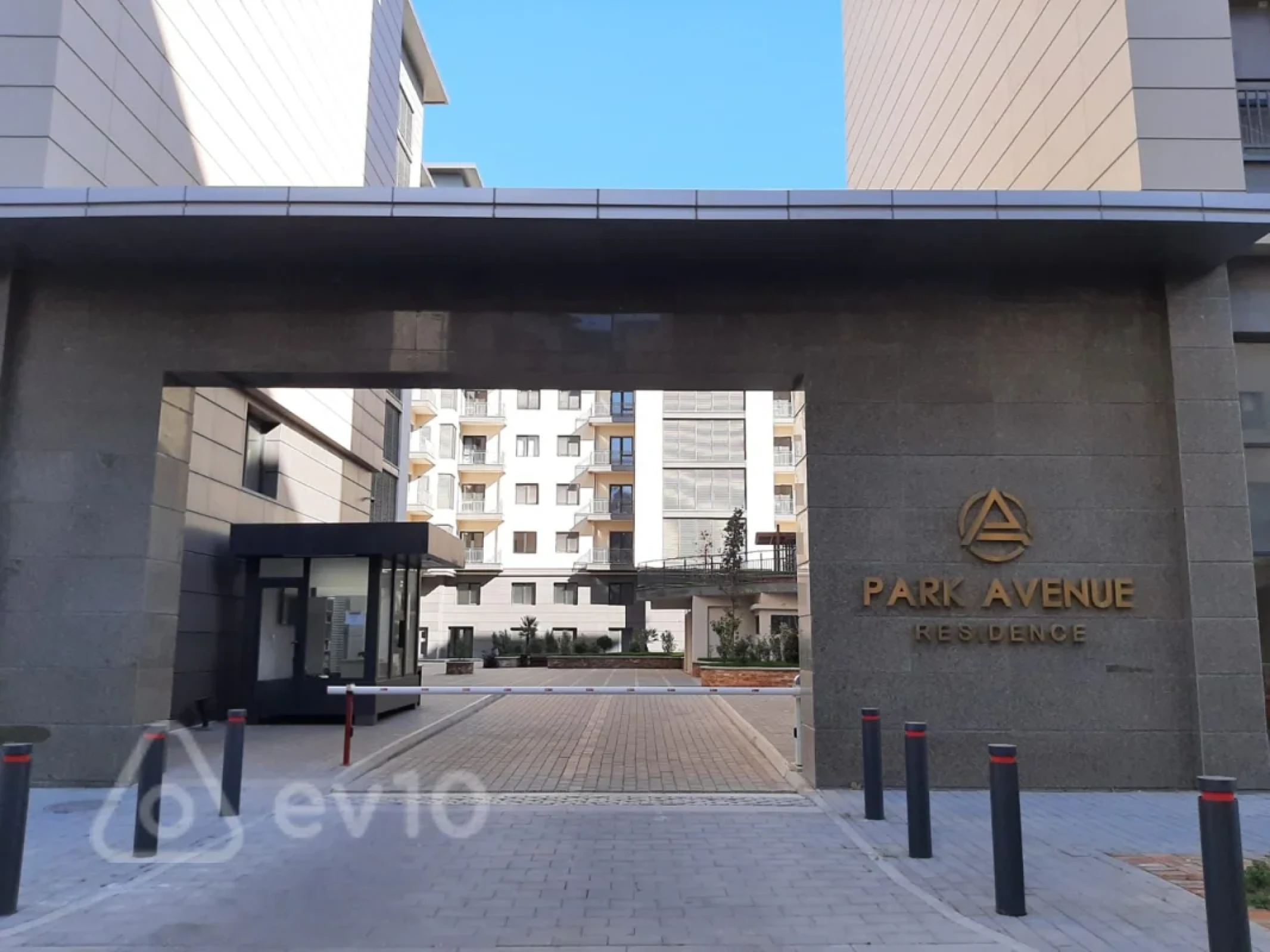 Kirayə verilir 3 otaqlı yeni tikili 150 m²