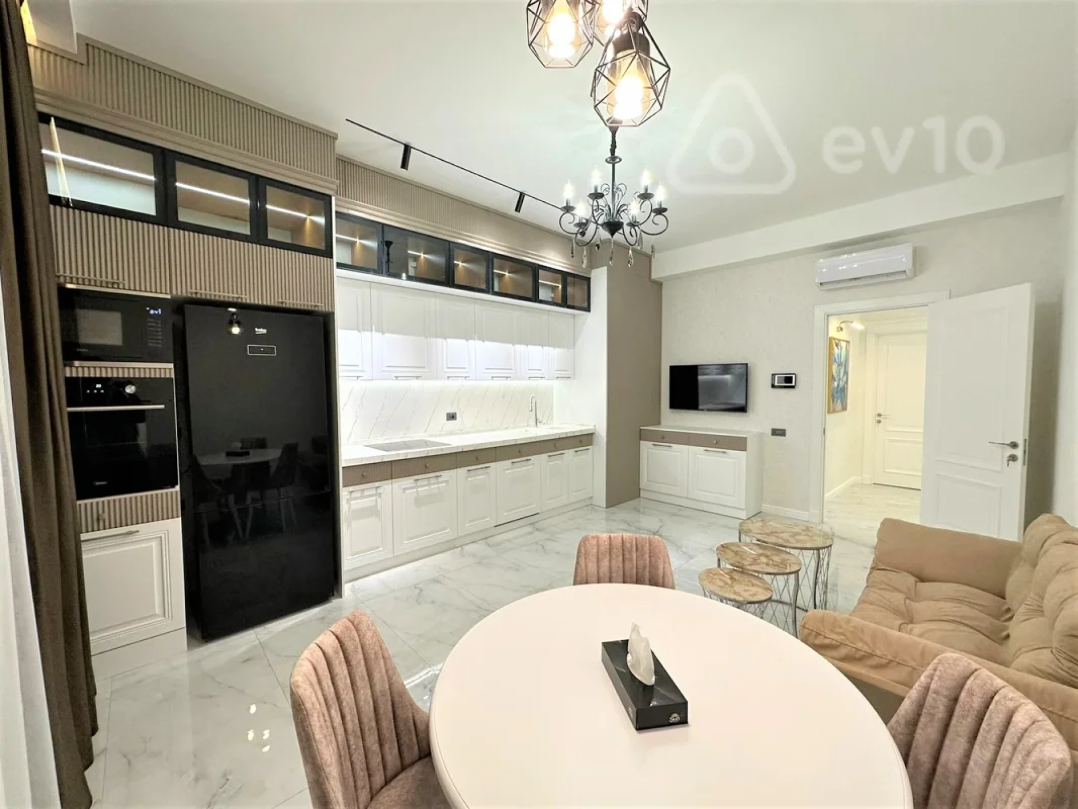 Kirayə verilir 3 otaqlı yeni tikili 150 m²