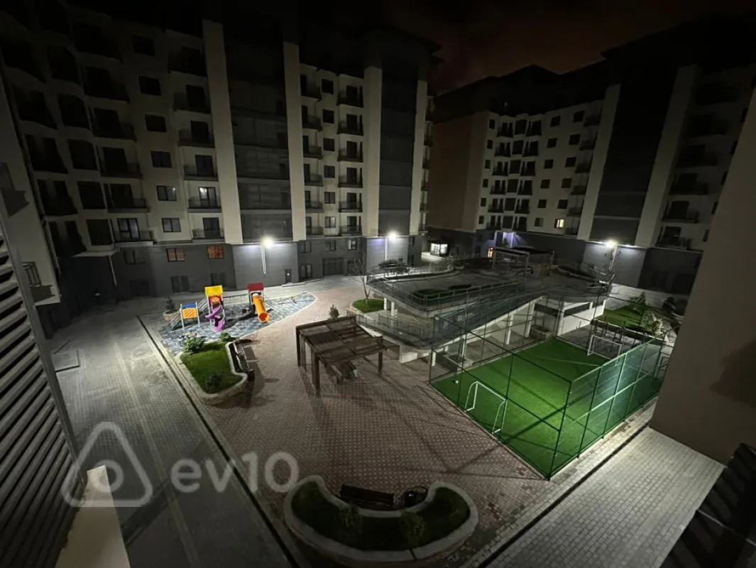 Kirayə verilir 3 otaqlı yeni tikili 150 m²