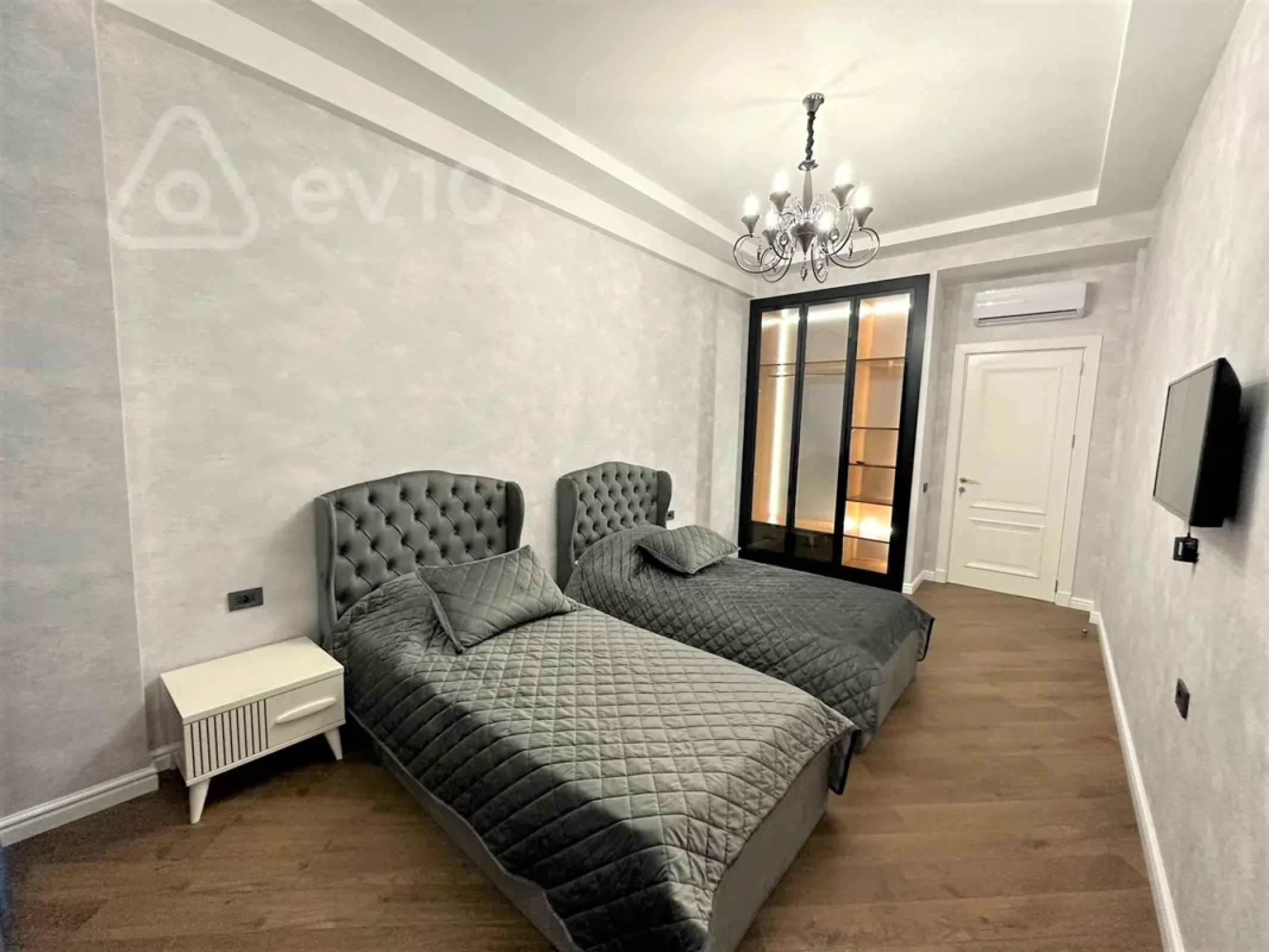 Kirayə verilir 3 otaqlı yeni tikili 150 m²