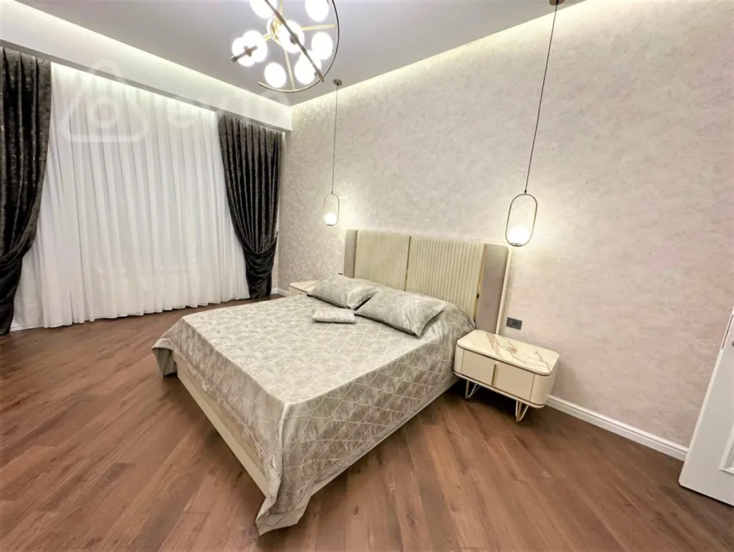 Kirayə verilir 3 otaqlı yeni tikili 150 m²