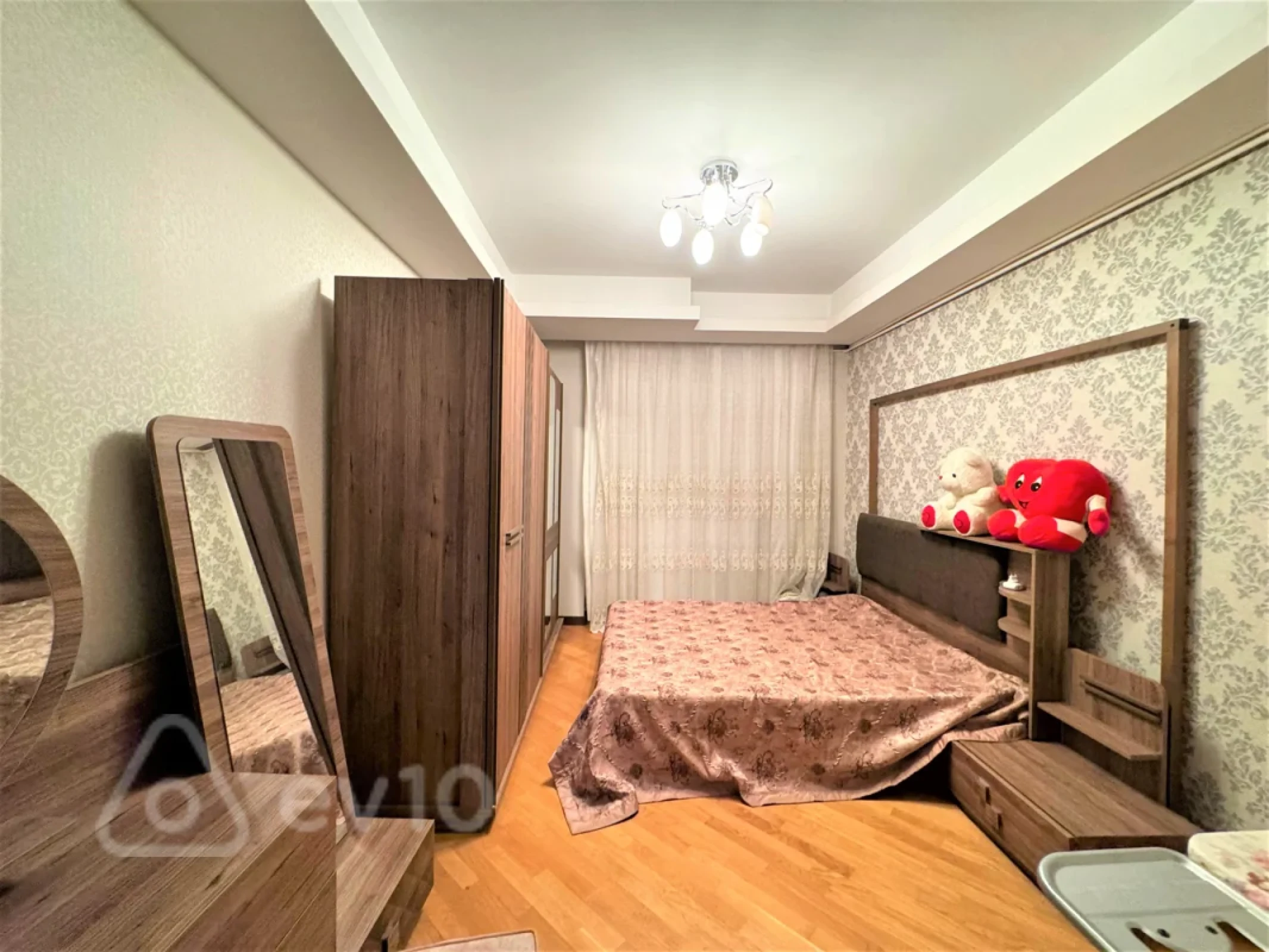 Kirayə verilir 4 otaqlı yeni tikili 200 m²