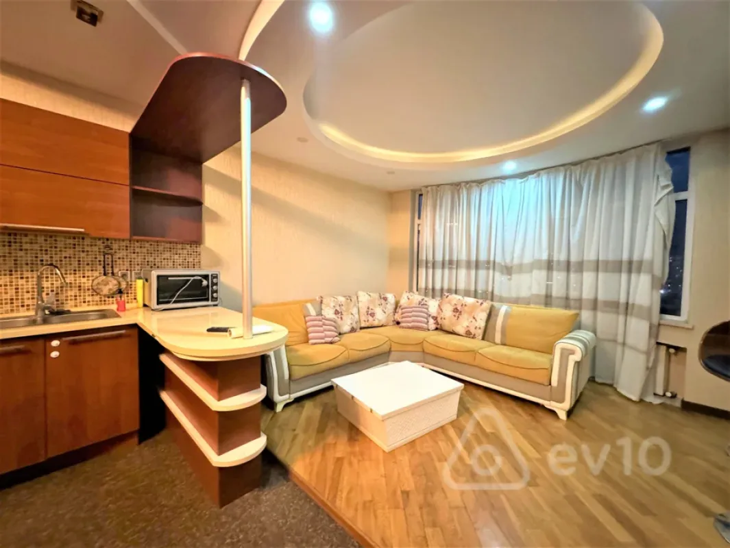 Kirayə verilir 4 otaqlı yeni tikili 200 m²