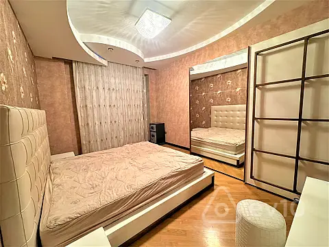 Kirayə verilir 4 otaqlı yeni tikili 200 m²