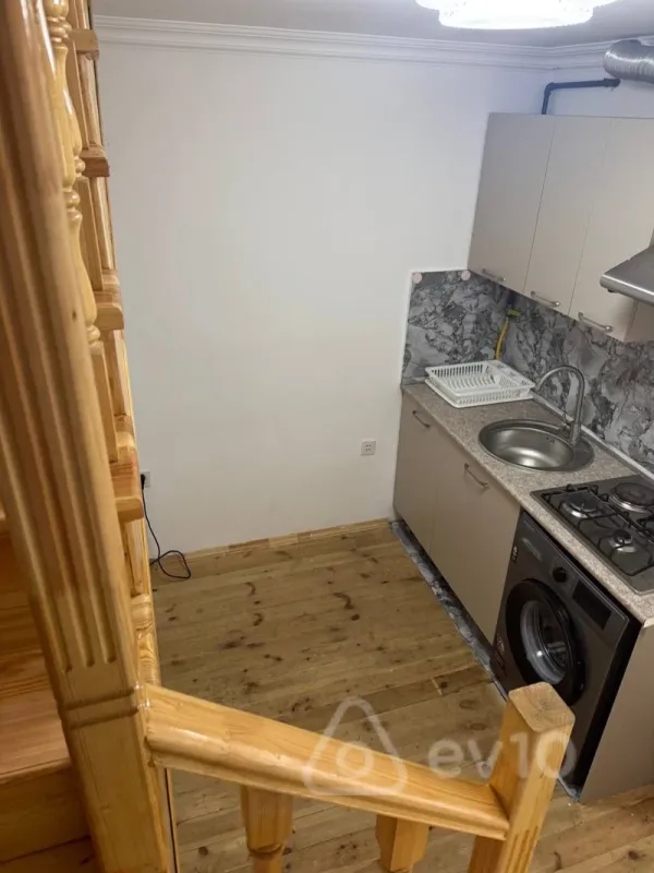 Kirayə verilir 1 otaqlı həyət evi 41 m²