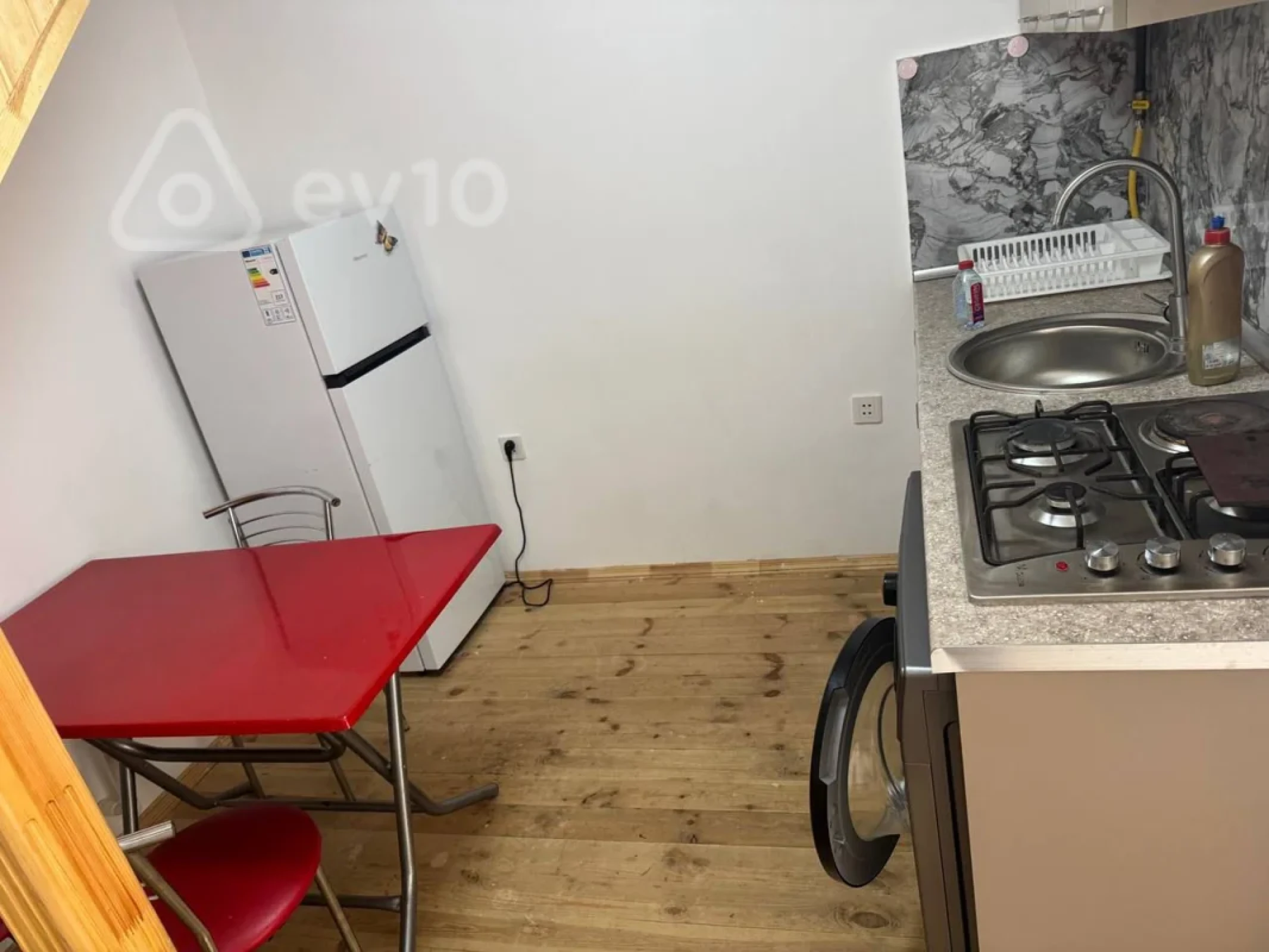 Kirayə verilir 1 otaqlı həyət evi 41 m²