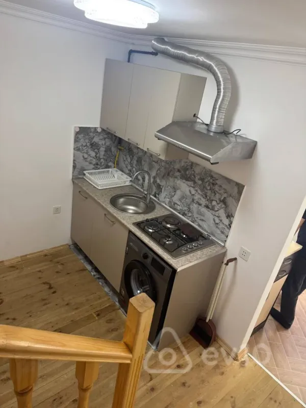 Kirayə verilir 1 otaqlı həyət evi 41 m²