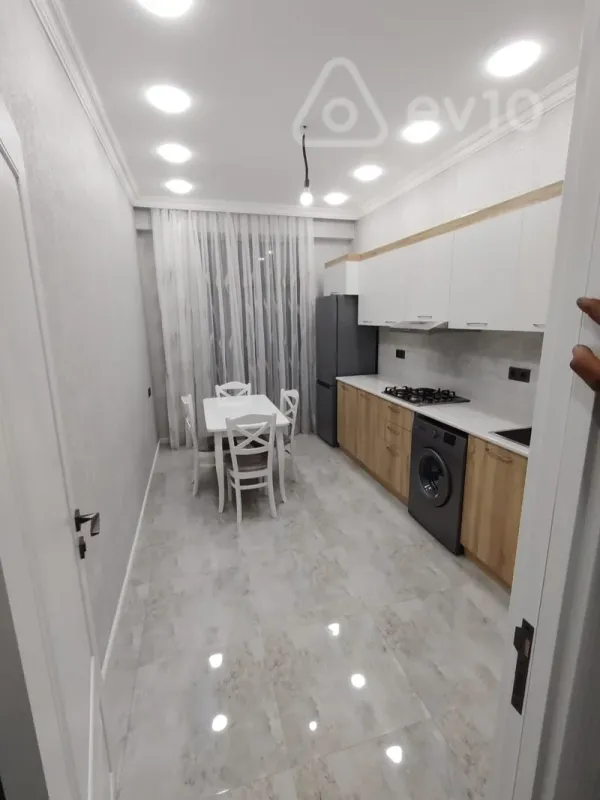 Kirayə verilir 2 otaqlı yeni tikili 70 m²