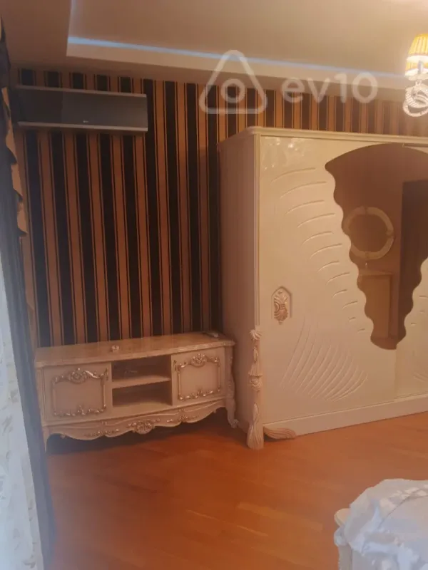 Satılır 4 otaqlı yeni tikili 170 m²