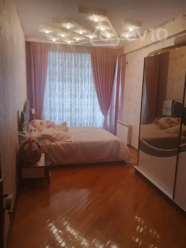 Satılır 4 otaqlı yeni tikili 170 m²