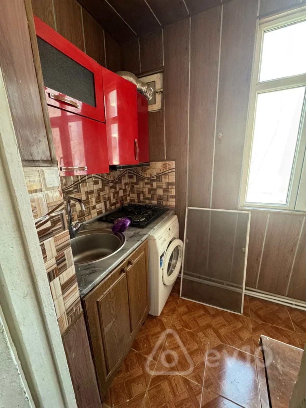 Kirayə verilir 3 otaqlı köhnə tikili 65 m²