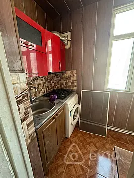Kirayə verilir 3 otaqlı köhnə tikili 65 m²