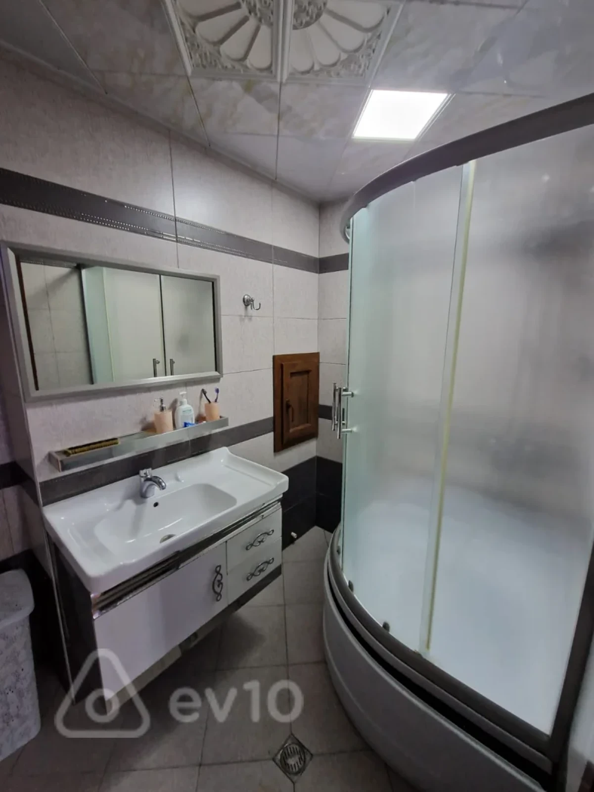 Satılır 3 otaqlı yeni tikili 103 m²