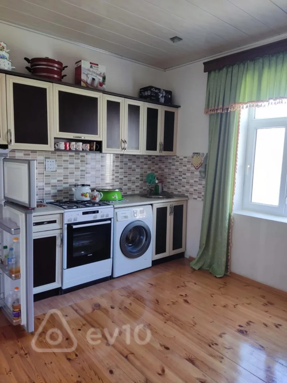 Kirayə verilir 3 otaqlı köhnə tikili 100 m²