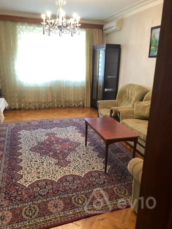 Kirayə verilir 2 otaqlı köhnə tikili 65 m²