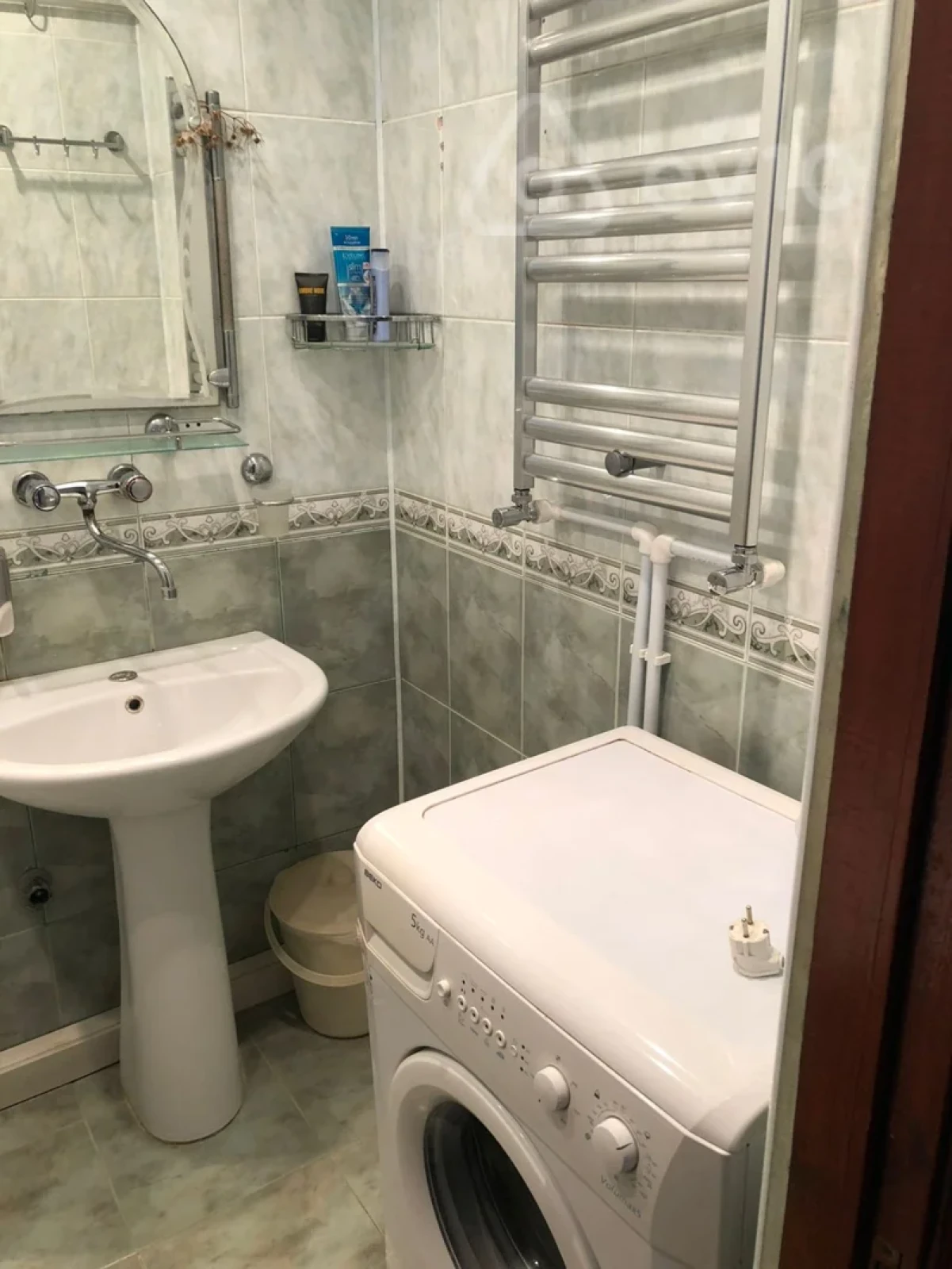 Kirayə verilir 2 otaqlı köhnə tikili 65 m²