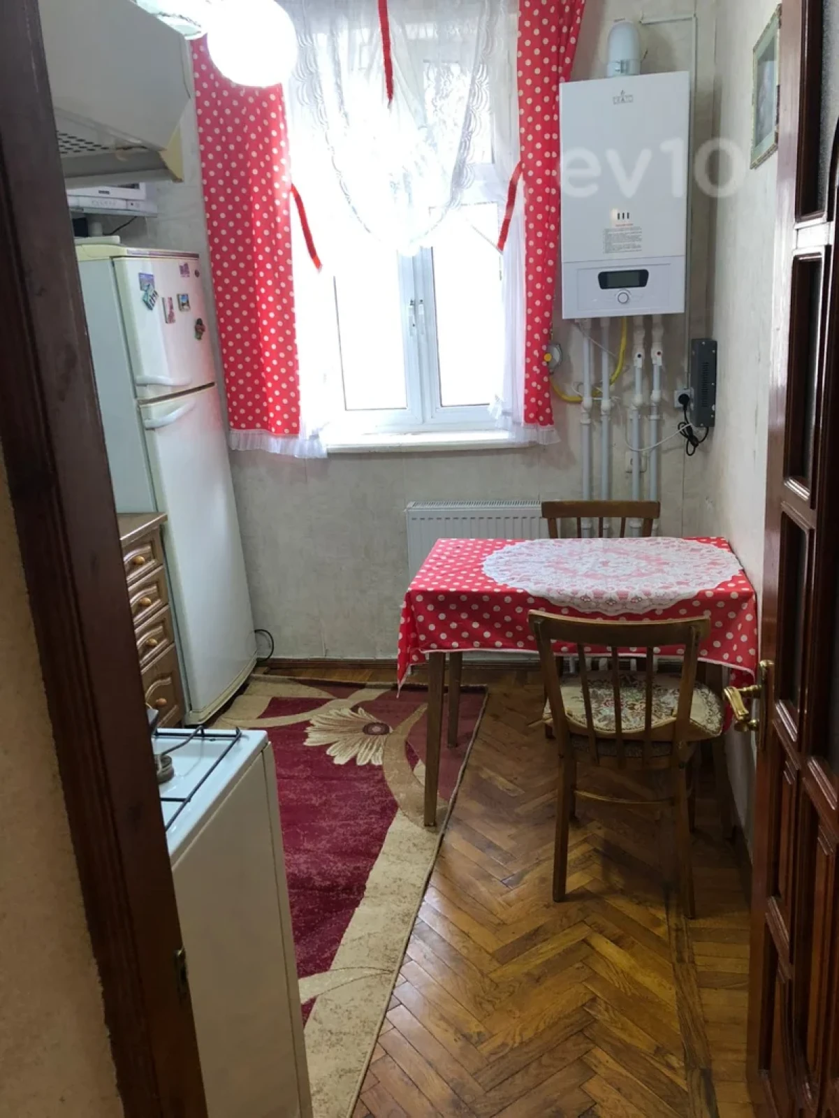 Kirayə verilir 2 otaqlı köhnə tikili 65 m²