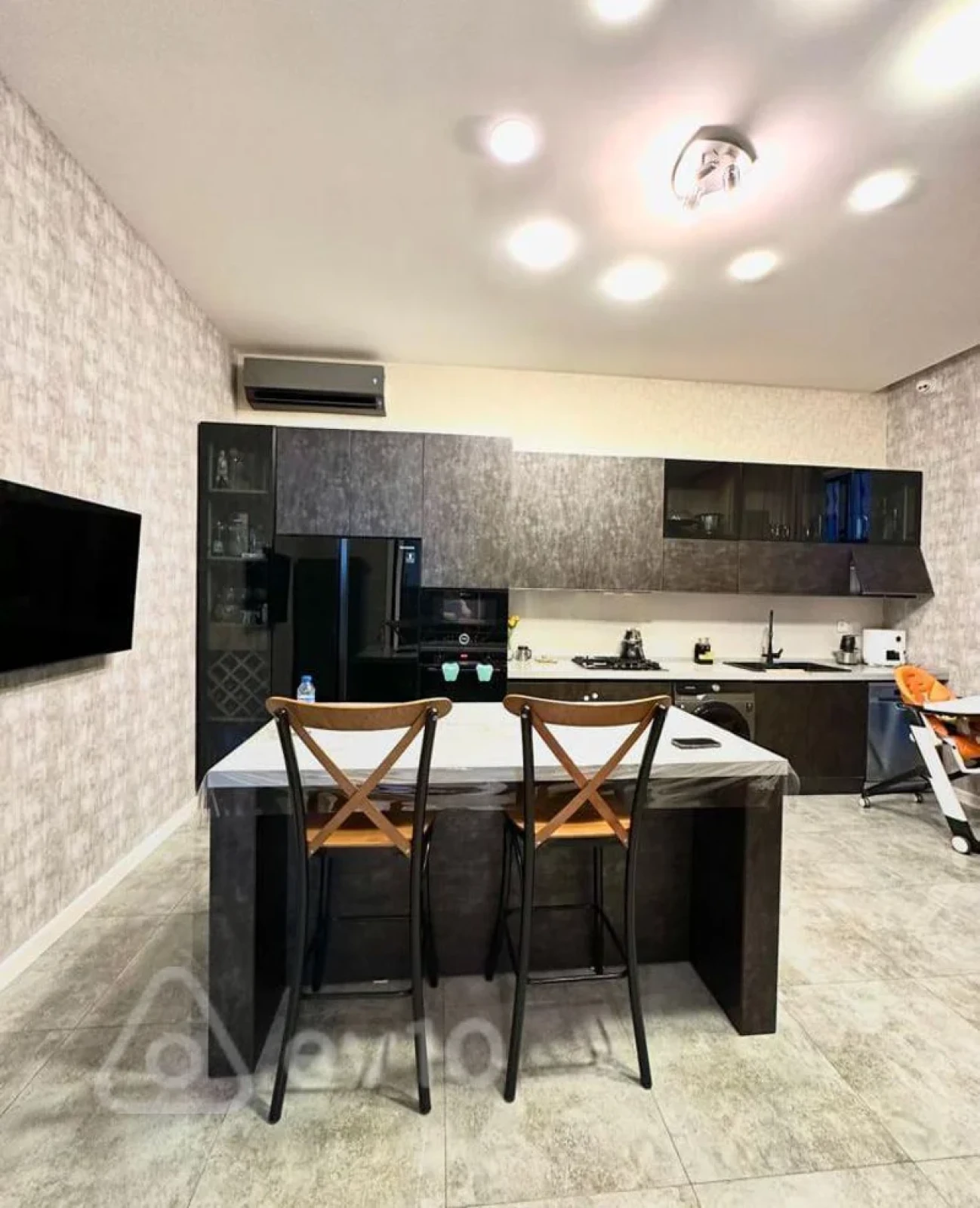 Satılır 5 otaqlı həyət evi 200 m²