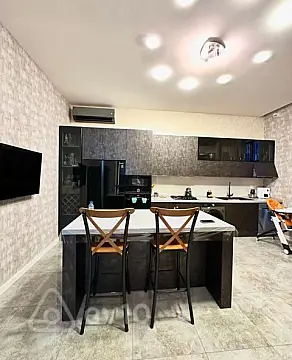 Satılır 5 otaqlı həyət evi 200 m²