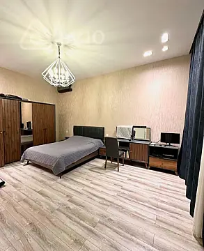 Satılır 5 otaqlı həyət evi 200 m²