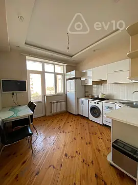 Kirayə verilir 2 otaqlı yeni tikili 84 m²