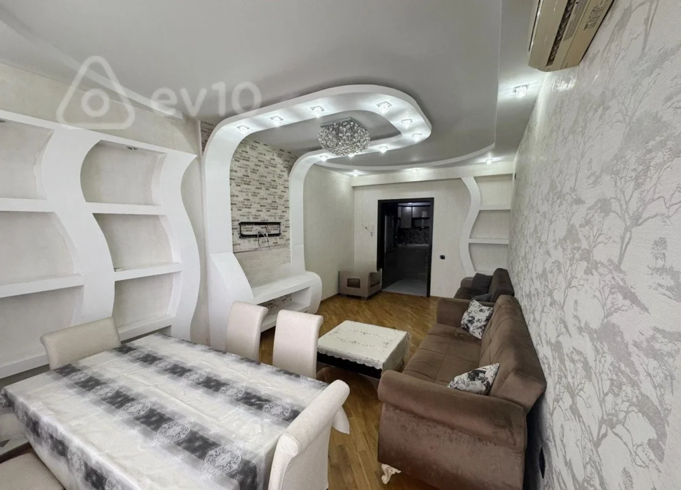 Satılır 2 otaqlı köhnə tikili 69 m²