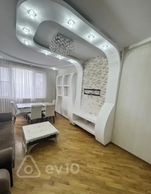 Satılır 2 otaqlı köhnə tikili 69 m²