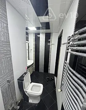 Satılır 2 otaqlı köhnə tikili 69 m²