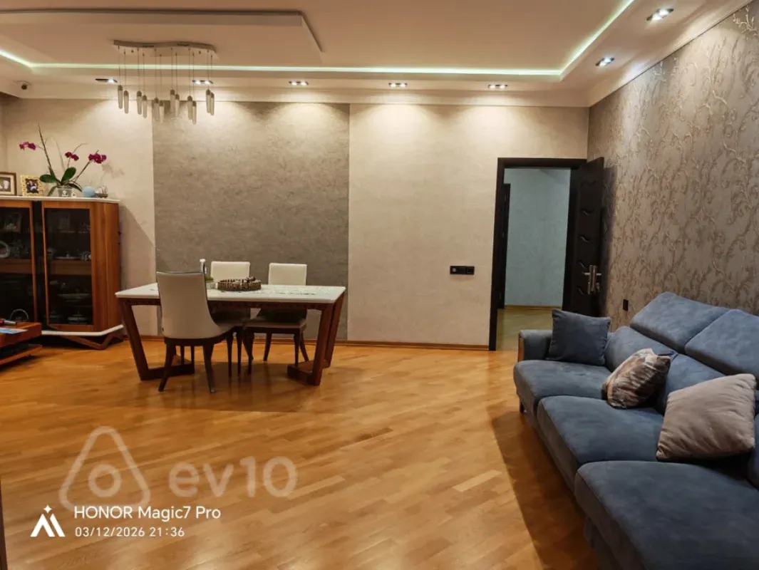 Satılır 3 otaqlı yeni tikili 120 m²