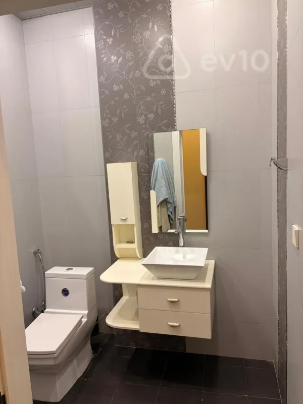 Kirayə verilir 4 otaqlı yeni tikili 220 m²
