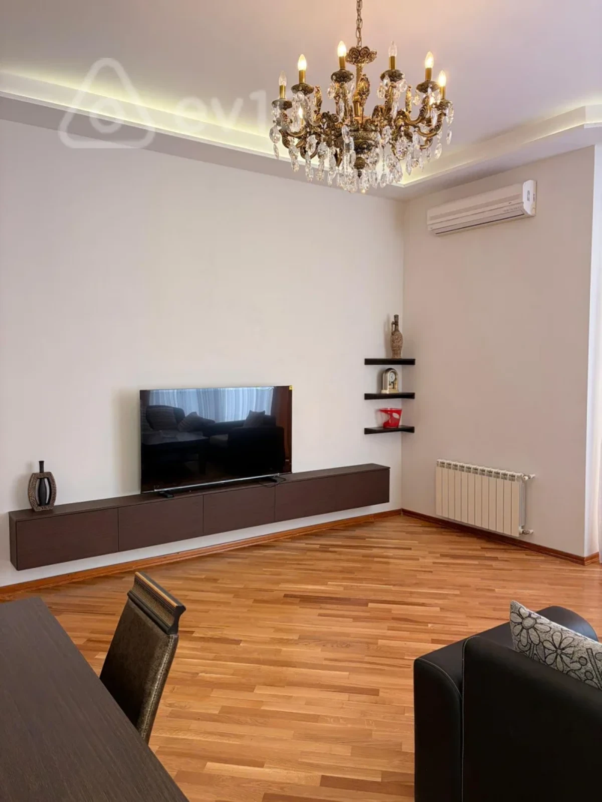 Kirayə verilir 4 otaqlı yeni tikili 220 m²